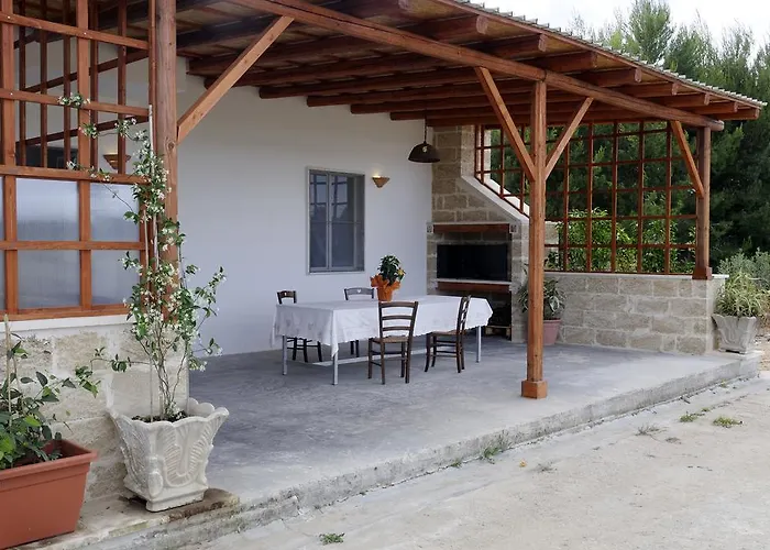 Agrimat Salento Sas Фермерский дом Алецио